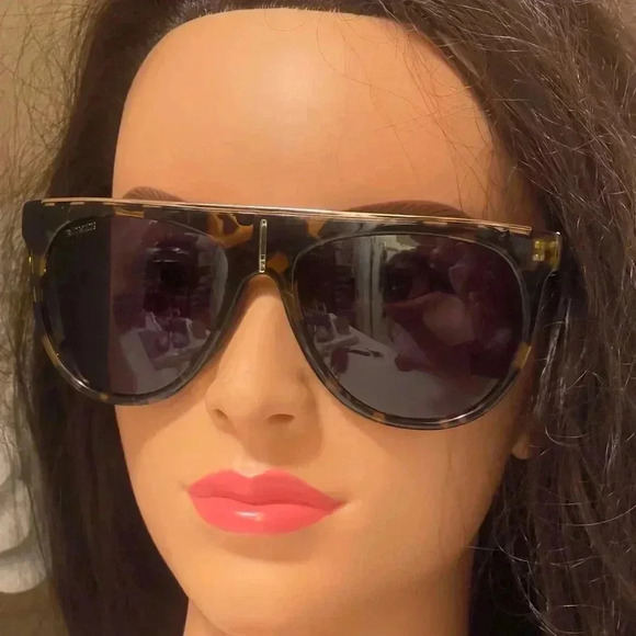Balmain BL2105 05 Tortoise Brown Gold Sunglasses Brown Lens
57-17 145 France main image 9